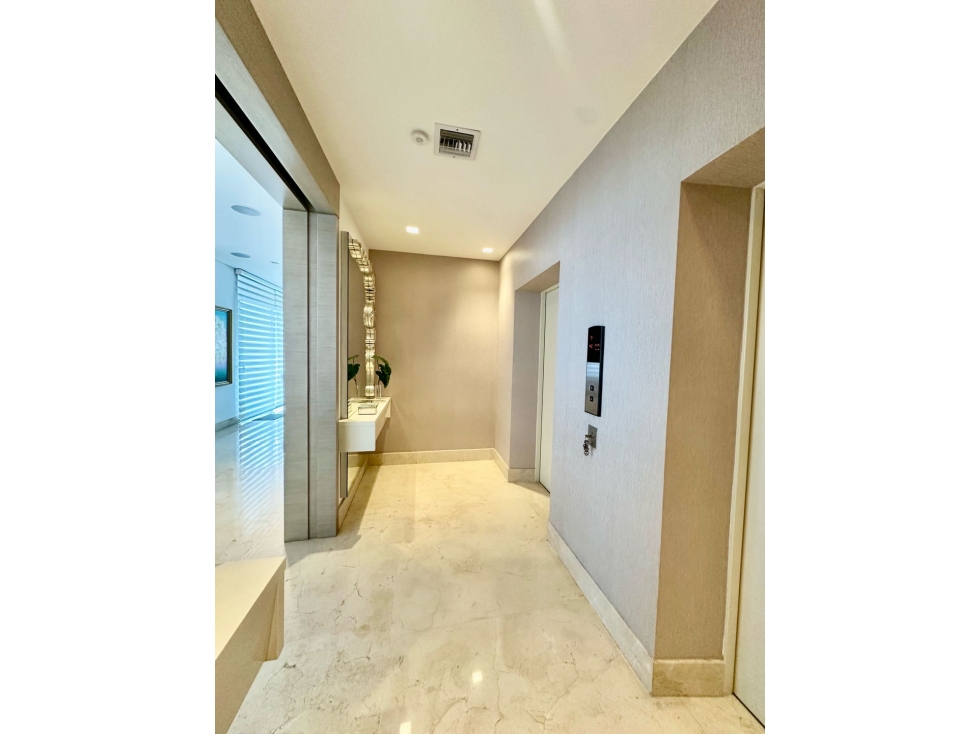 ELEGANTE Y EXCLUSIVO APARTAMENTO EN VENTA EN BARRIO EL GOLF