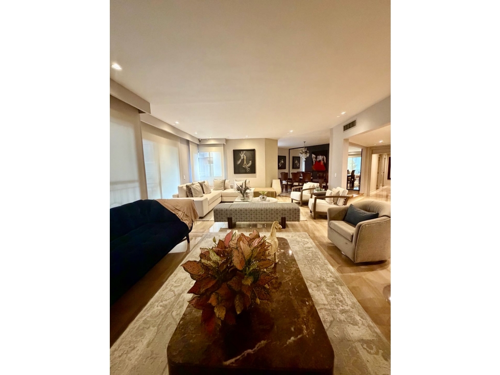 ELEGANTE Y TOTALMENTE REMODELADO APARTAMENTO EN VENTA DE 192 METROS — foto 5