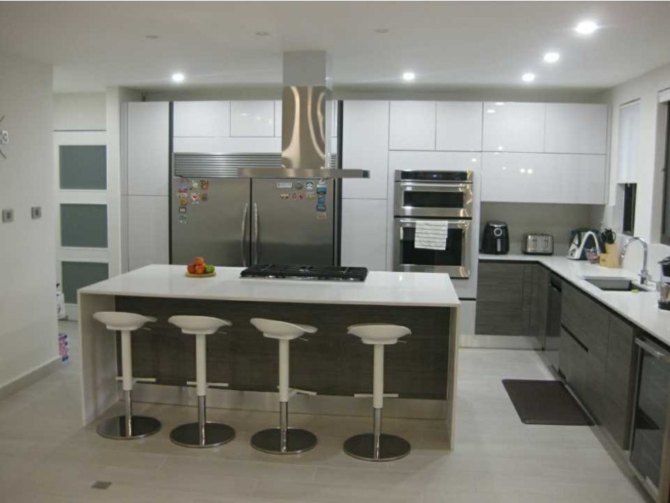 Embassy Club. REMODELADO.