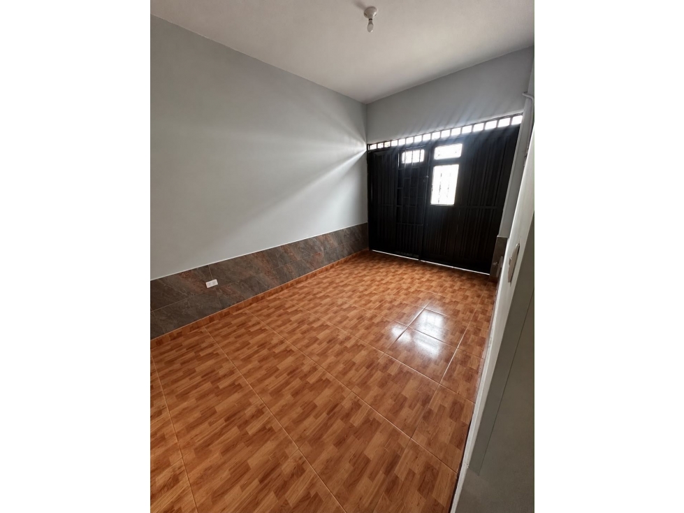 EN ALQUILER APARTAMENTO PRIMER PISO BARRIO BIZERTA — foto 2