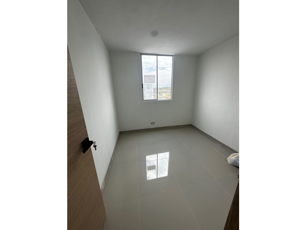 EN ALQUILER APARTAMENTO QUINTO PISO CONJUNTO NAPOLI PALMIRA VALLE — foto 2