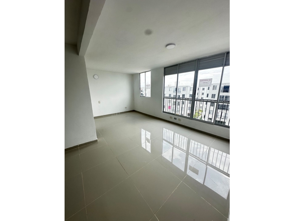 EN ALQUILER APARTAMENTO QUINTO PISO CONJUNTO NAPOLI PALMIRA VALLE — foto 3