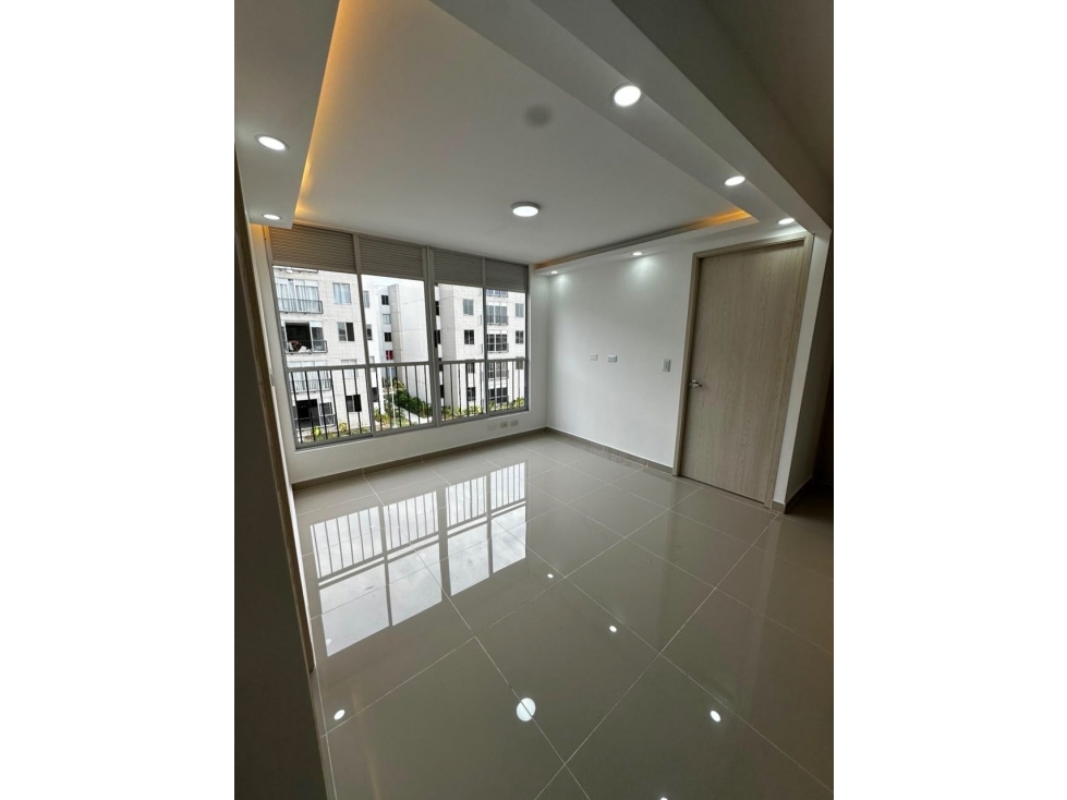 EN ALQUILER APARTAMENTO TERCER PISO VENECIA DE LA ITALIA PALMIRA VALLE — foto 2