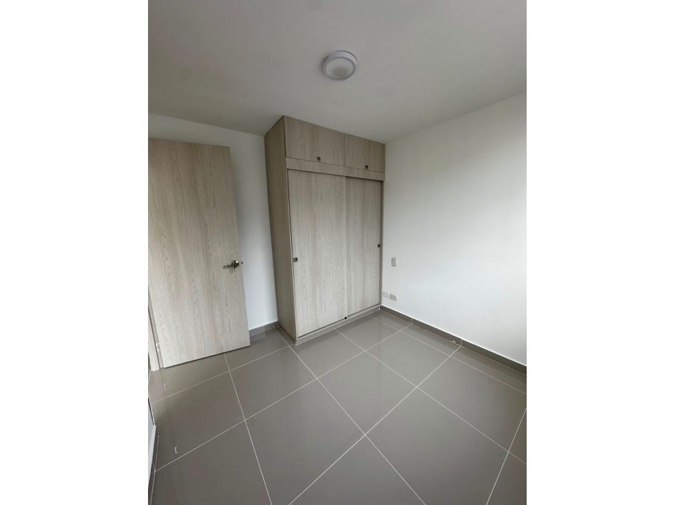 EN ALQUILER APARTAMENTO TERCER PISO VENECIA DE LA ITALIA PALMIRA VALLE — foto 5