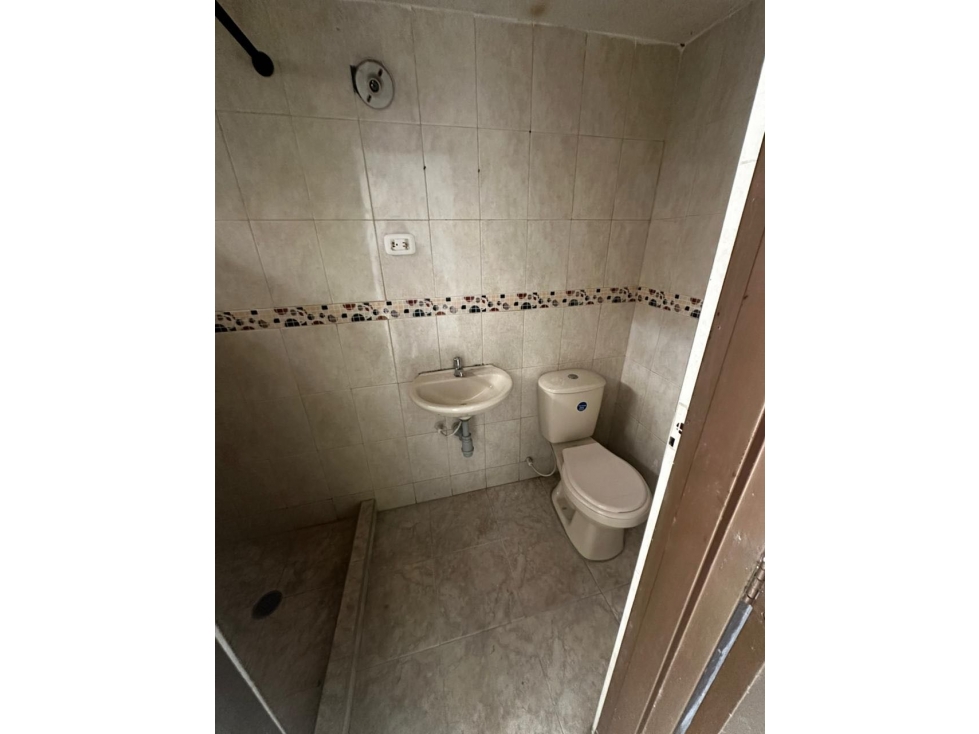 EN ALQUILER CASA CON LOCAL COMERCIAL BARRIO COLOMBINA PALMIRA VALLE - 6