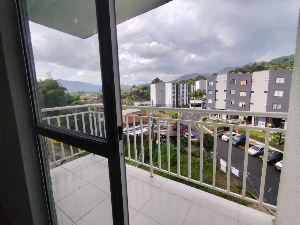 En Arriendo Apartamento de 3 Habitaciones y Parqueadero - Dosquebradas — foto 2