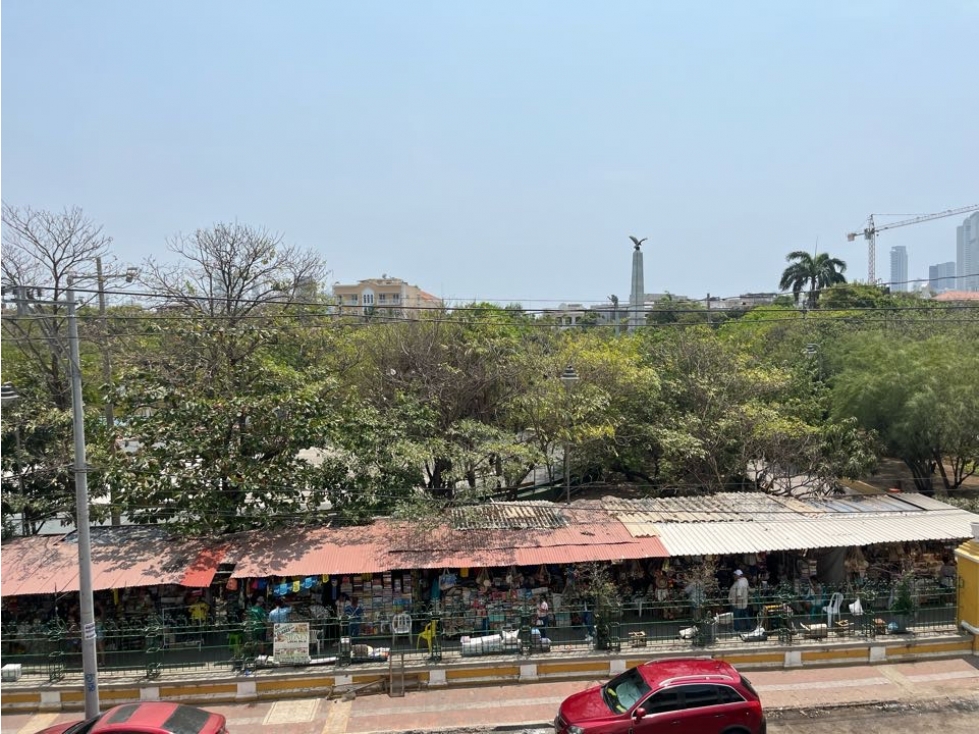 En Cartagena VENDO O ARRIENDO propiedad frente parque centenario — foto 4
