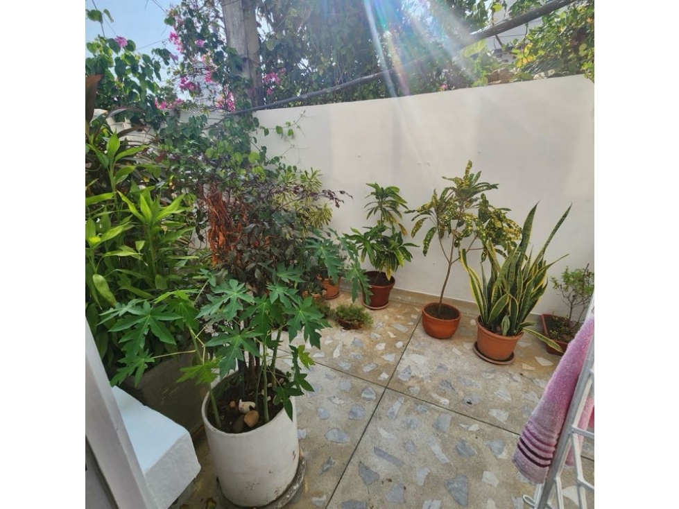 En manga vendo casa de 4 niveles a pocos pasos d la Bahía . — foto 4