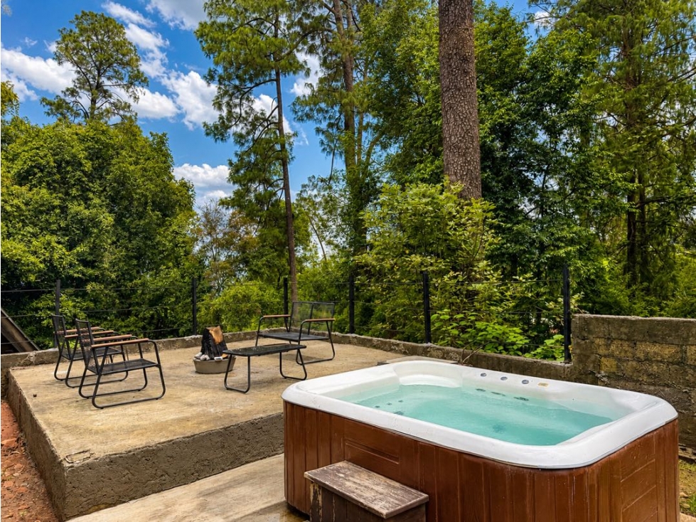 EN RENTA | MODERNA | FRACCIONAMIENTO | JACUZZI | JARDÍN Y BOSQUE — foto 4