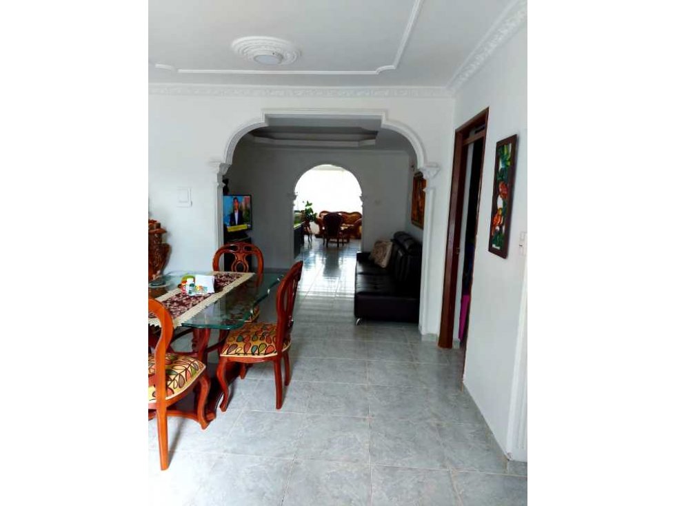 En Venta amplia casa de 5 habitaciones en el norte de Armenia — foto 3