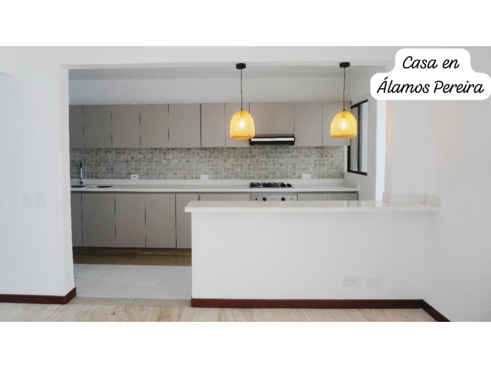 EN VENTA AMPLIA CASA EN SECTOR ALAMOS PEREIRA