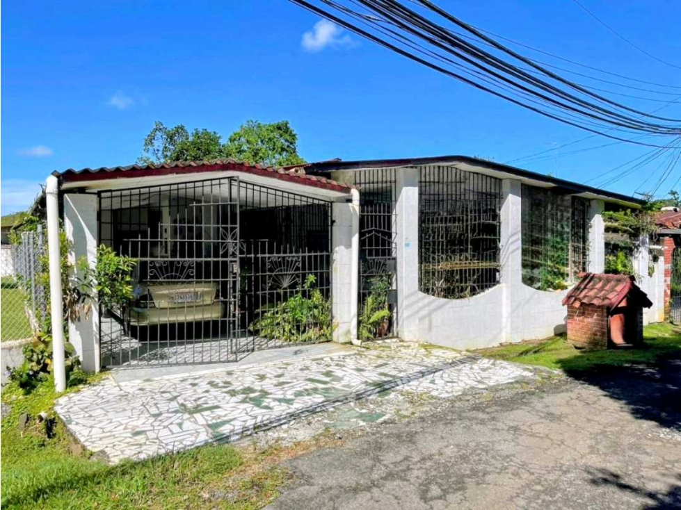 En venta amplia casa ubicada en Ivu Primavera, David