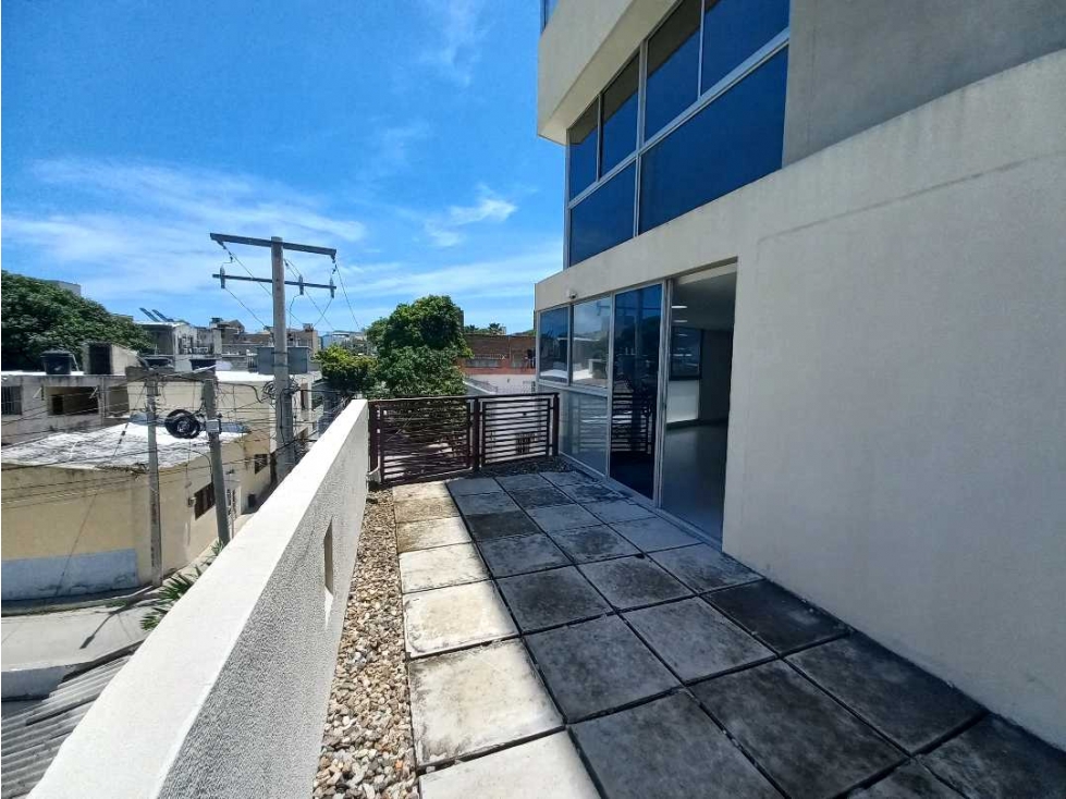 En Venta/Arriendo amplia oficina en sector Bellavista Santa Marta - 4