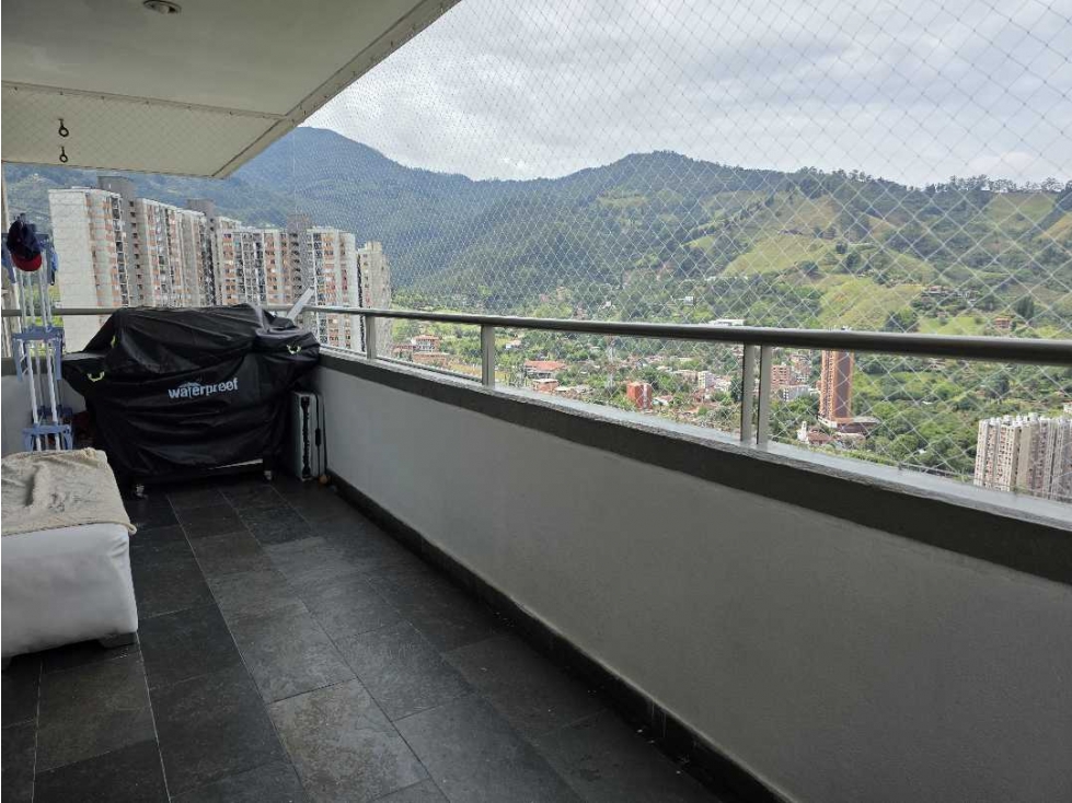 En venta amplio apartamento en Sabaneta, hermosa vista — foto 5