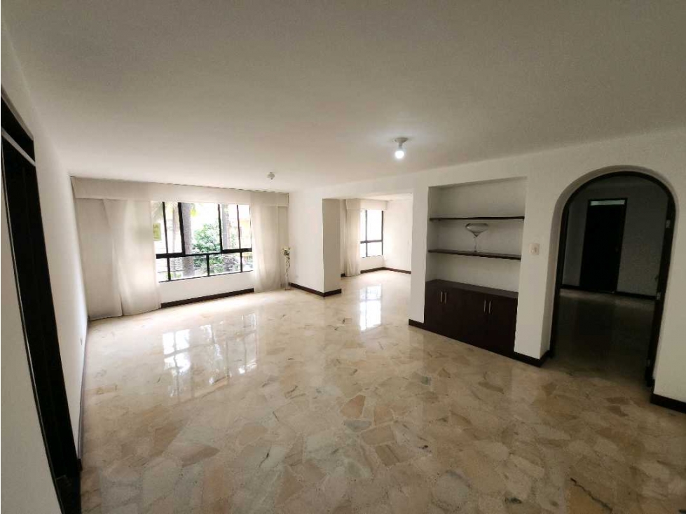 EN VENTA APARTAMENTO 2DO PISO SANTA FILOMENA VERSALLES NORTE CALI (JH)