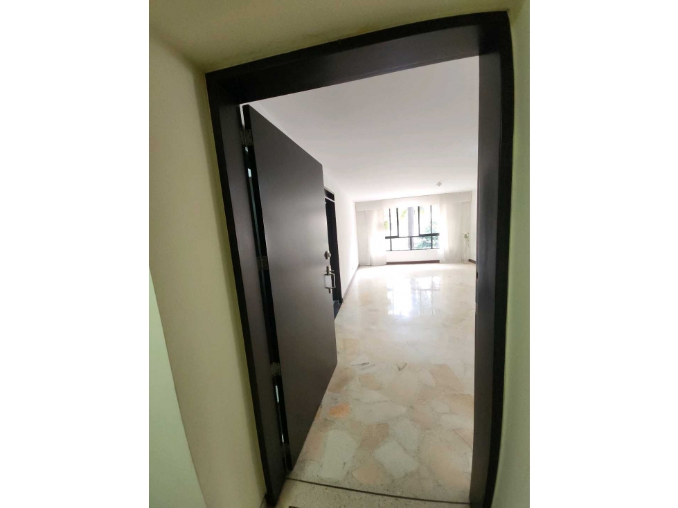 EN VENTA APARTAMENTO 2DO PISO SANTA FILOMENA VERSALLES NORTE CALI (JH) — foto 2