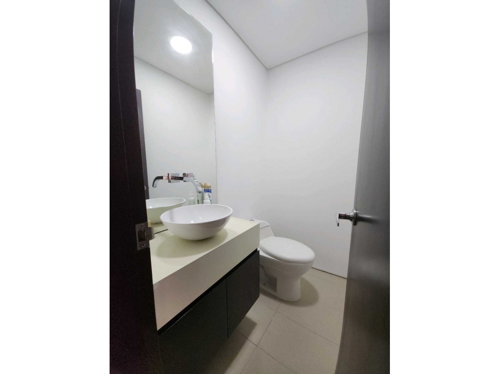 EN VENTA APARTAMENTO 2DO PISO SANTA FILOMENA VERSALLES NORTE CALI (JH) — foto 4