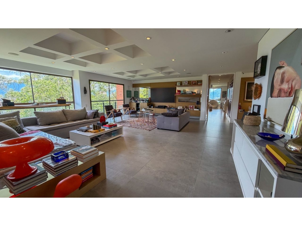 EN VENTA APARTAMENTO CERCA AL TESORO