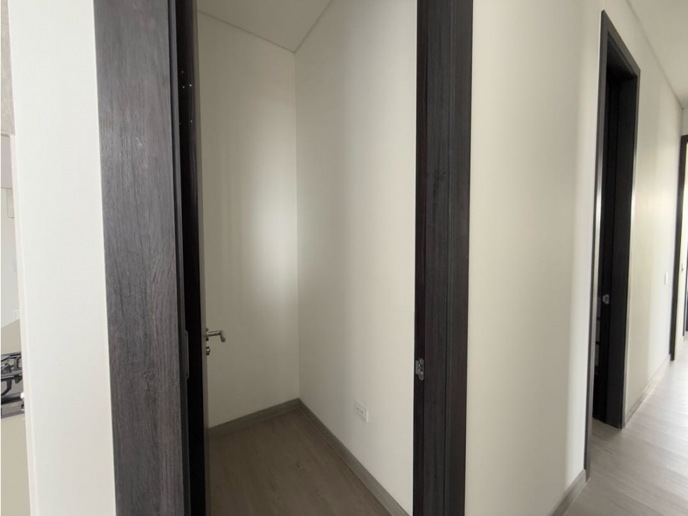 En venta apartamento con patio para estrenar en La Quinta Club House — foto 5