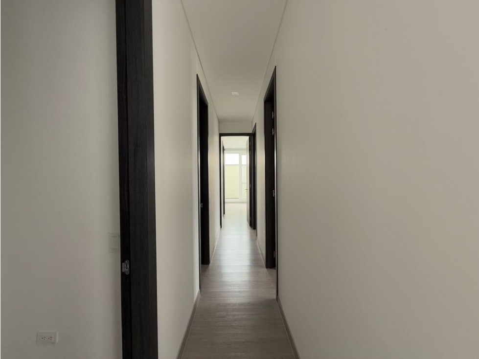 En venta apartamento con patio para estrenar en La Quinta Club House — foto 6