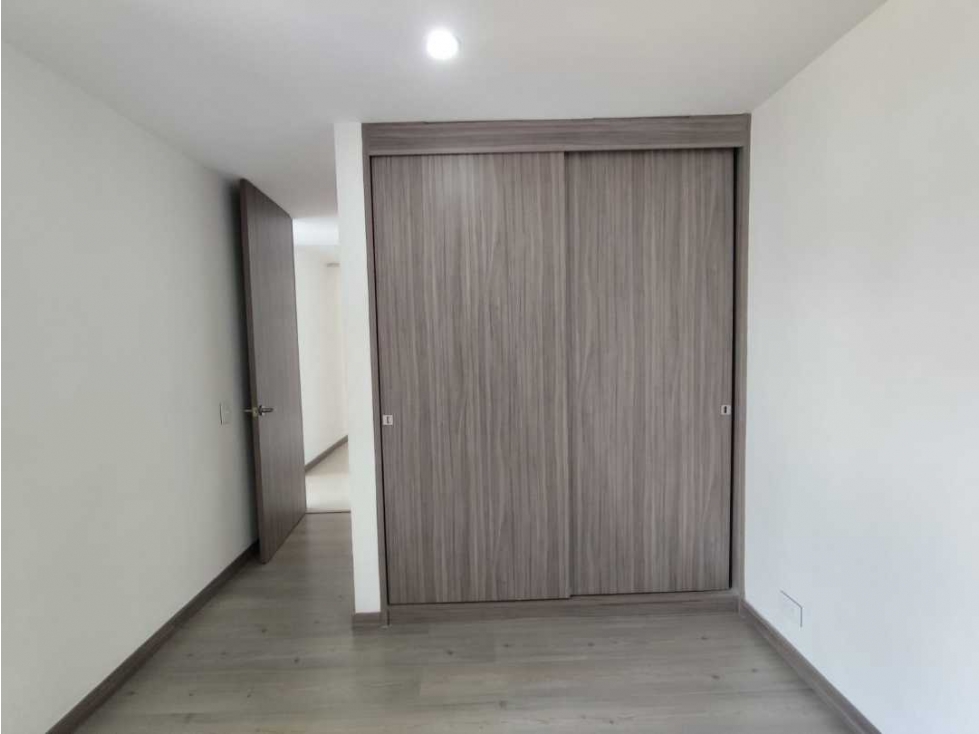 En Venta Apartamento de 1 Habitacion y Parqueadero Privado Bella Suiza - 2