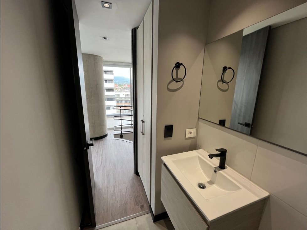 EN VENTA APARTAMENTO DUPLEX AMOBLADO EN LA AVENIDA 30 DE AGOSTO — foto 5
