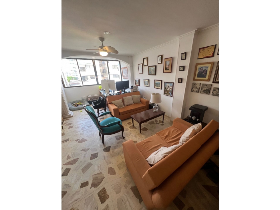 En venta apartamento en Altos de Riomar