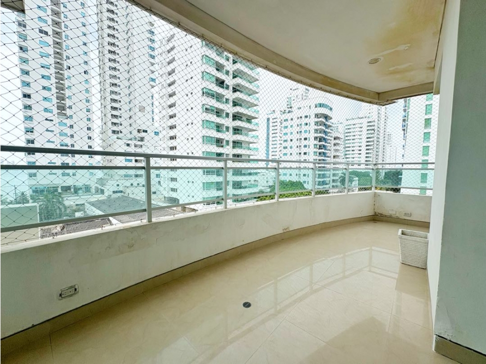 EN VENTA! APARTAMENTO EN CASTILLOGRANDE CON VISTA AL MAR Y BAHÍA! — foto 2