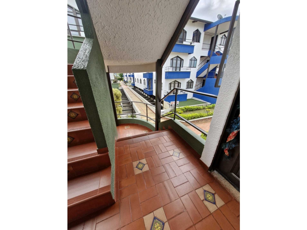 En Venta Apartamento en Conjunto Cerrado 71 m2 con Piscina $350 mill — foto 2