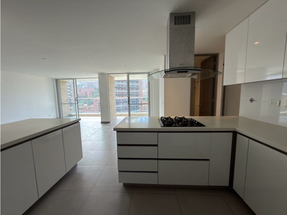 EN VENTA APARTAMENTO EN ENVIGADO PARTE BAJA, PARTE PLANA.