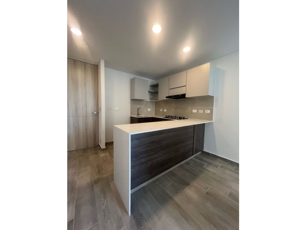 En Venta apartamento en La Castellana para estrenar - De contado