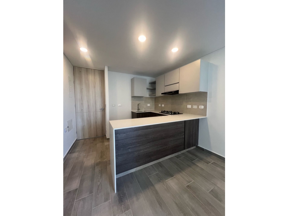 En Venta apartamento en La Castellana para estrenar - De contado — foto 2