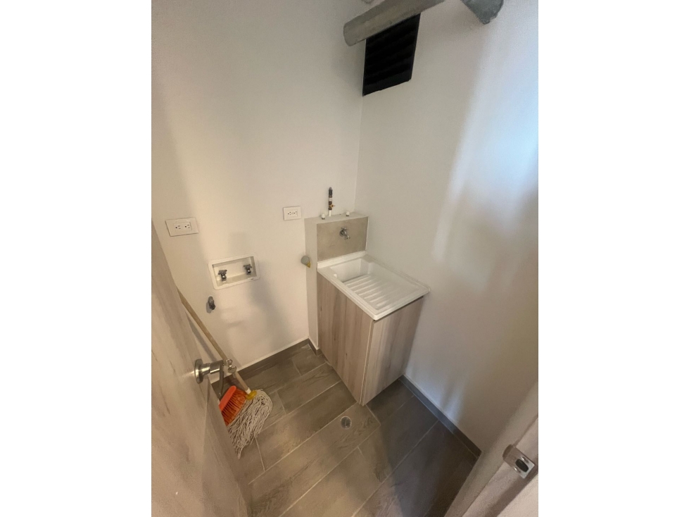 En Venta apartamento en La Castellana para estrenar - De contado — foto 3
