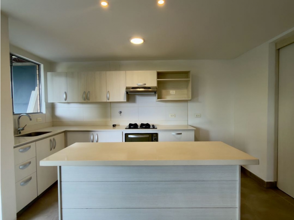 EN VENTA APARTAMENTO EN LA LOMA DE EL ESMERALDAL CON TERRAZA — foto 5