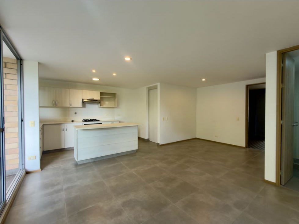 EN VENTA APARTAMENTO EN LA LOMA DE EL ESMERALDAL CON TERRAZA