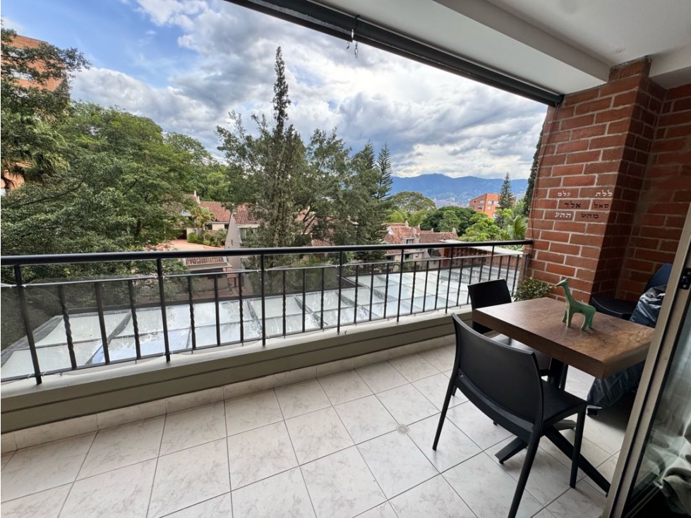 En Venta apartamento en Medellín el Poblado los Yarumos