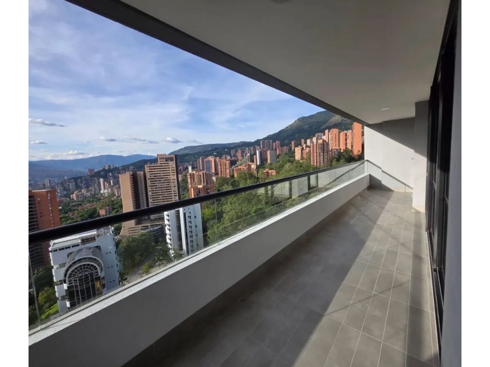 En venta apartamento en Medellín el Poblado cerca al tesoro