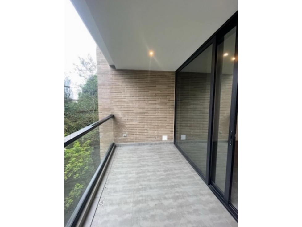 En venta apartamento + oficina en el alto de las palmas