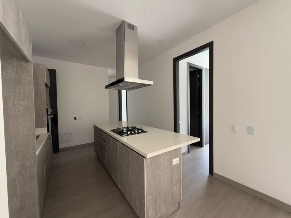 En venta apartamento para estrenar con patio en La Quinta Club House — foto 3
