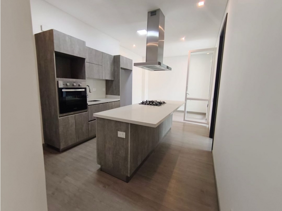 En venta apartamento para estrenar con patio en la Quinta Club House