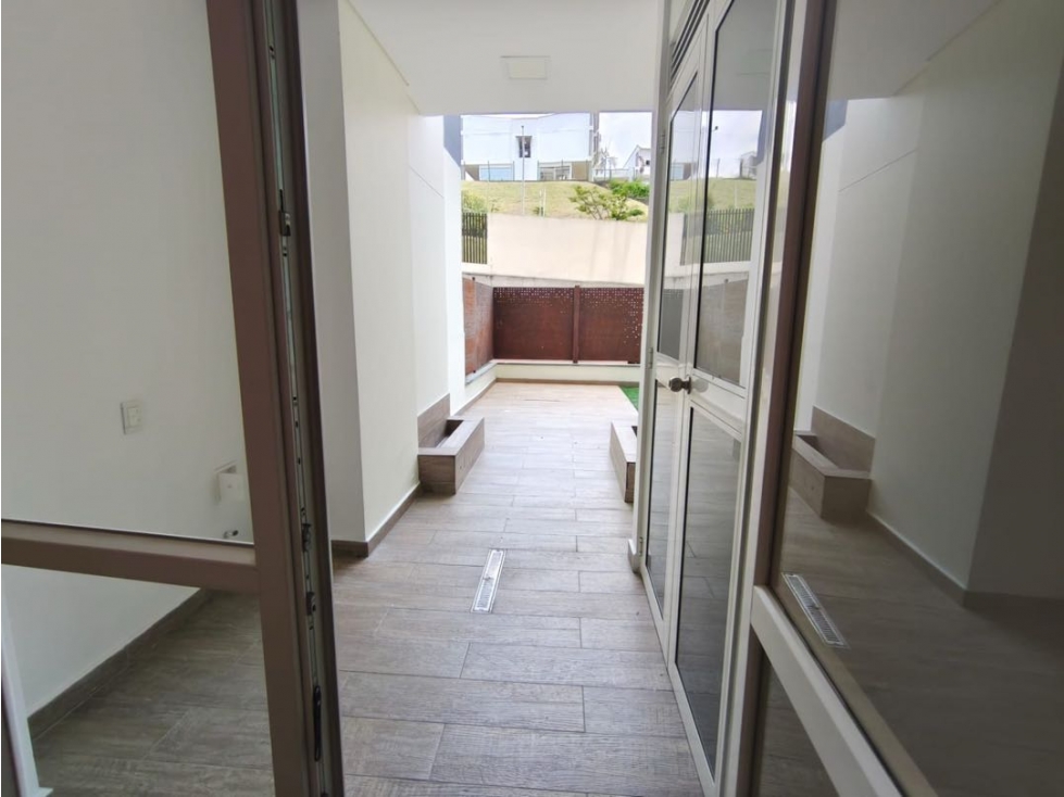 En venta apartamento para estrenar con patio en la Quinta Club House — foto 2