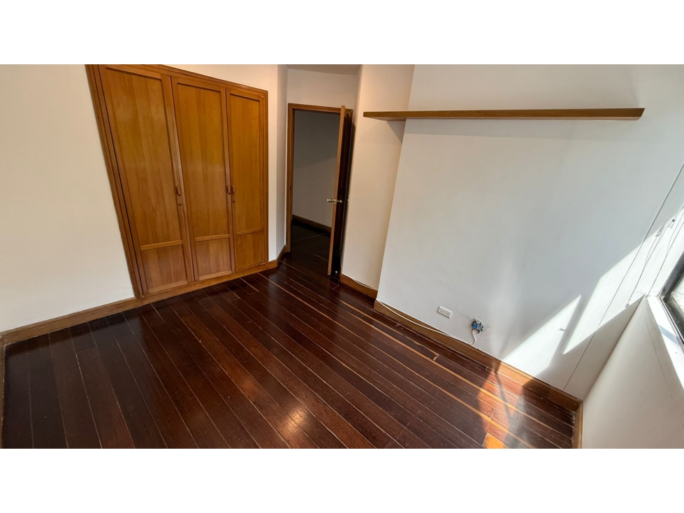 EN VENTA APARTAMENTO PINARES
