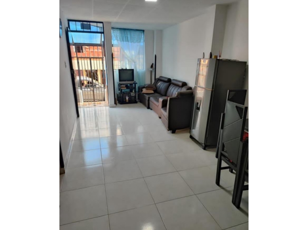 EN VENTA APARTAMENTO PRIMER PSIO CON LICENCIA PARA OTRO PISO +ALTILLO - 1