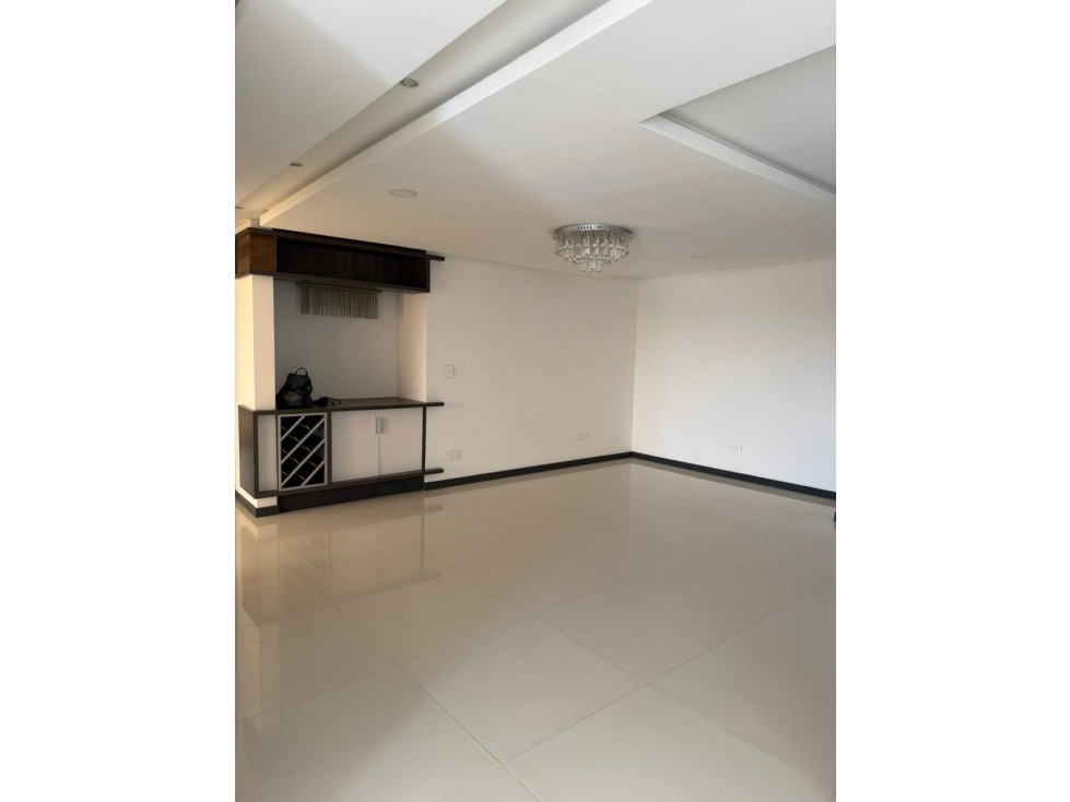 EN VENTA APATAMENTO PINARES PEREIRA