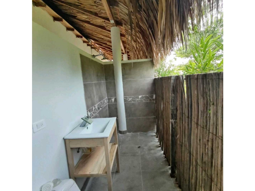 EN VENTA CABAÑA FRENTE AL MAR EN MOÑITOS CORDOBA - 2