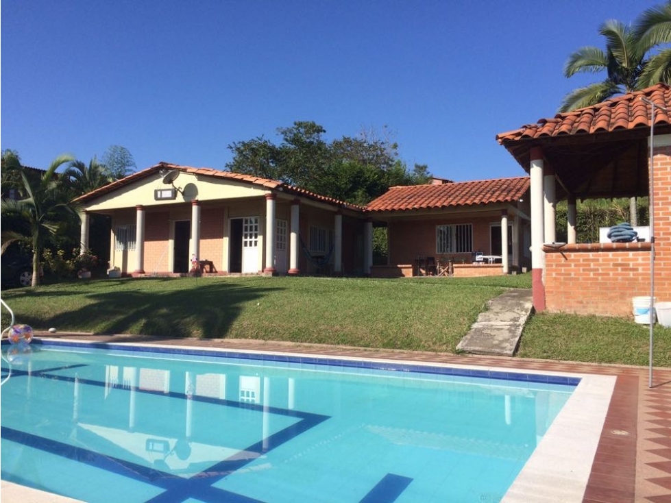 EN VENTA CABAÑA EN CONDOMINIO VÍA LA VIRGINIA-VITERBO - 2