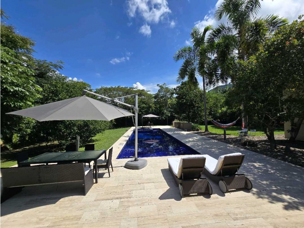 En Venta Casa Campestre con Piscina en Conjunto Cerrado 2.500 m2 — foto 2