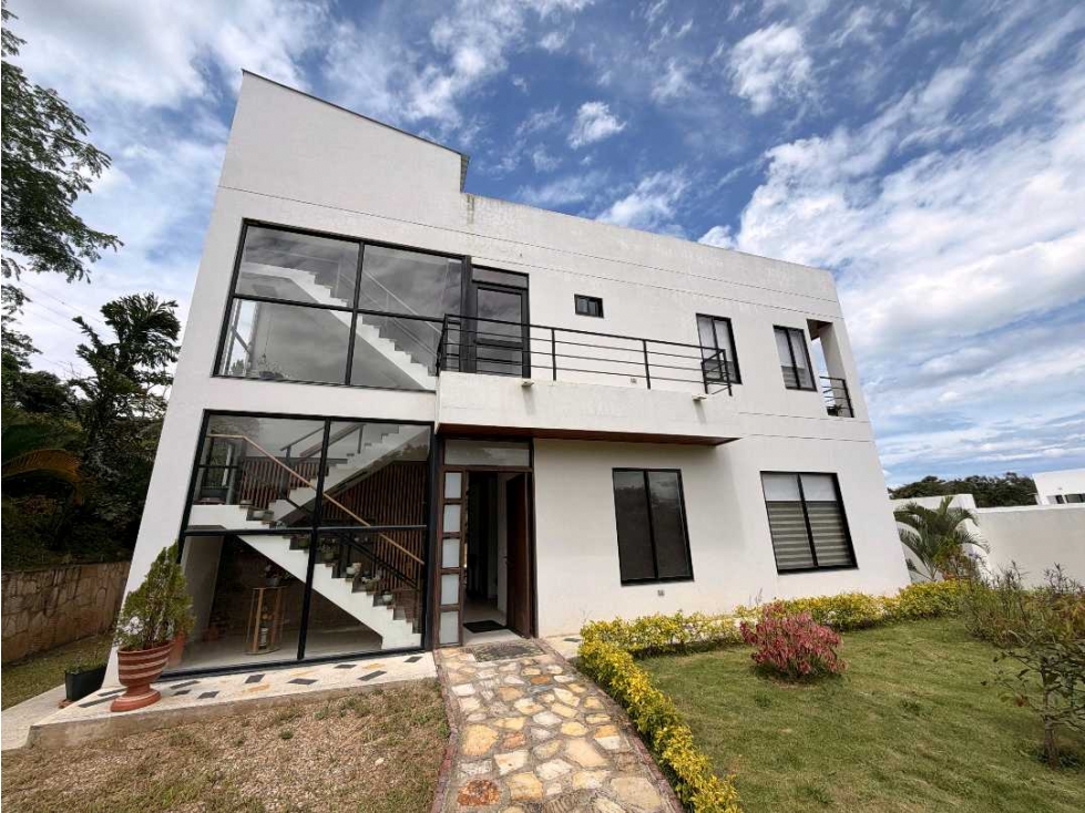 En Venta Casa Campestre con Piscina 2.000 m2 en Conjunto Cerrado — foto 2