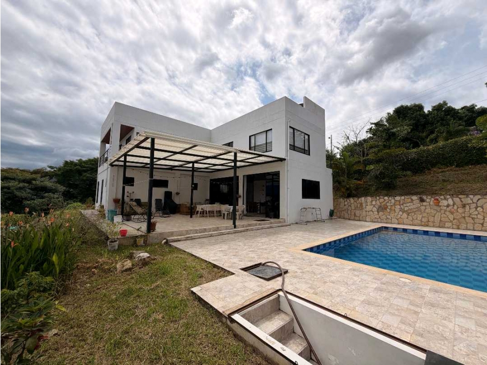 En Venta Casa Campestre con Piscina 2.000 m2 en Conjunto Cerrado — foto 3