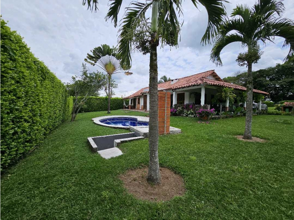 Casa campestre semiremodelada, con piscina privada. Unidad cerrada. — foto 6